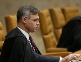 Mendonça defende 'autocontenção' do STF e sinaliza divergência em julgamento sobre plataformas