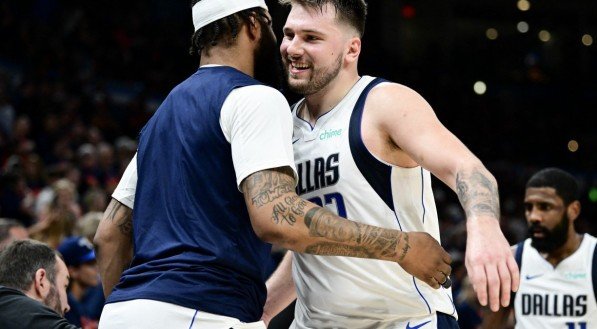 Imagem do jogador Luka Doncic, do Dallas Mavericks, em partida da NBA