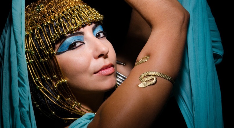 Imagem de mulher representado a Cleopatra, rainha do Egito