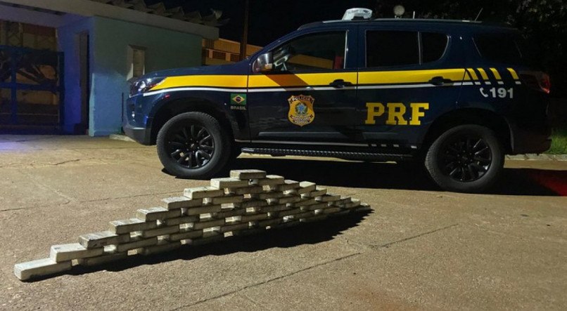 Foto de tabletes de cocaína apreendidos pela Polícia Rodoviária Federal