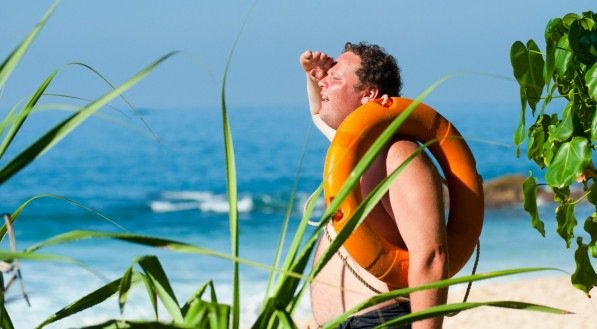 Imagem ilustrativa feriado na praia sol e lazer