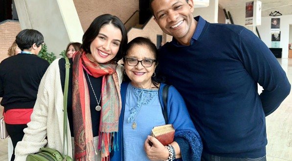 Márcio e Mariana Bonfim, com Maria Salomé Ventura, da Obra de Maria