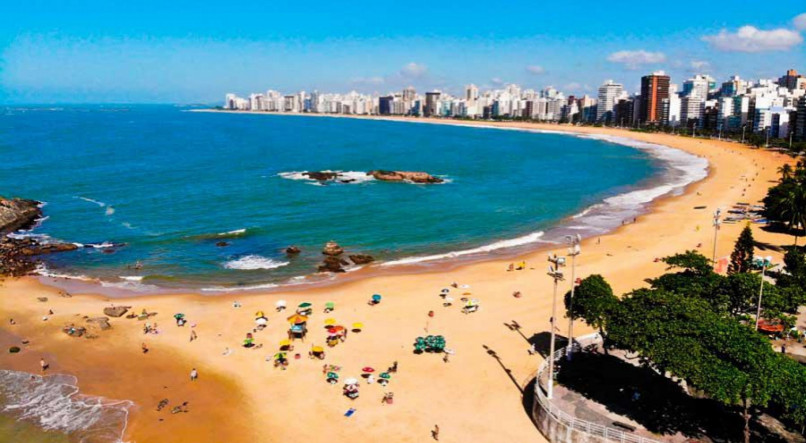 Imagem ilustrativa do litoral de Vila Velha, no Espírito Santo, onde há feriado dia 23 de maio