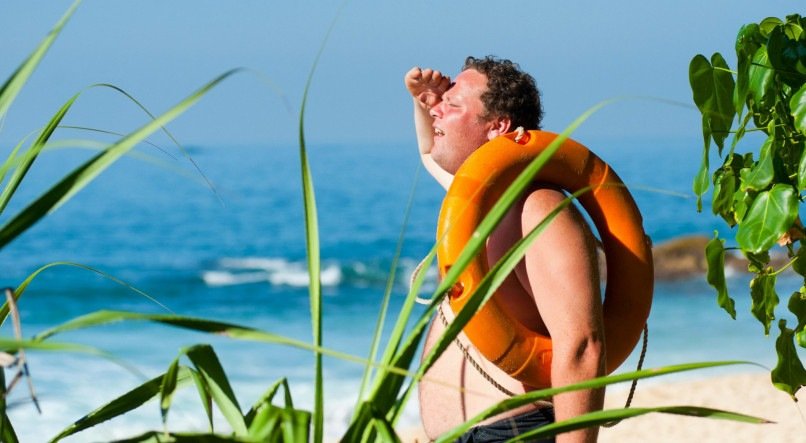 Imagem ilustrativa feriado na praia sol e lazer