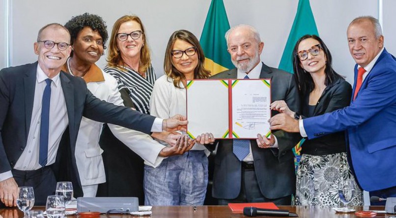 Lula sanciona lei que garante sigilo do nome de vítimas de violência doméstica