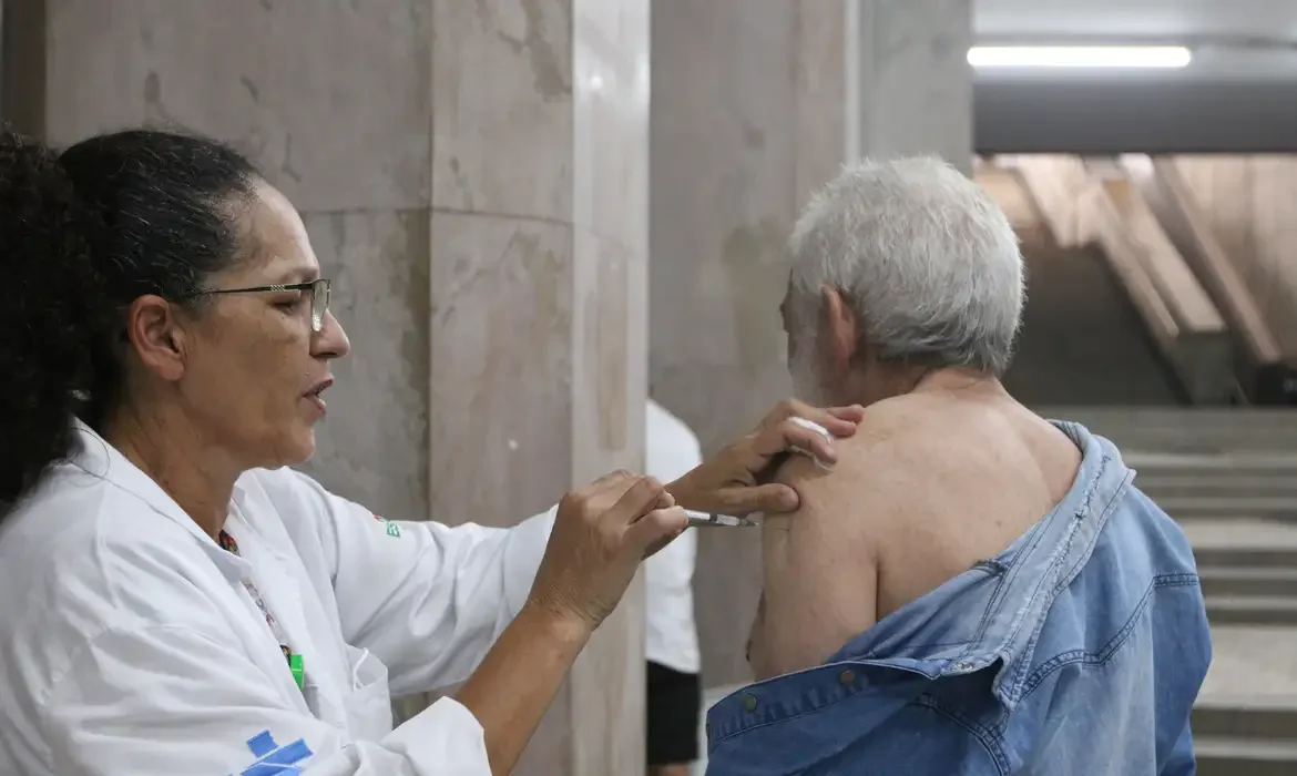 Seleção pública em Abreu e Lima abre vagas para 136 profissionais de saúde.