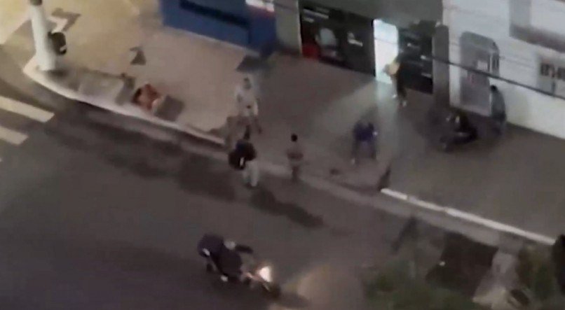 Imagem congelada de vídeo em que PM atira em delegado da Polícia Civil de São Paulo