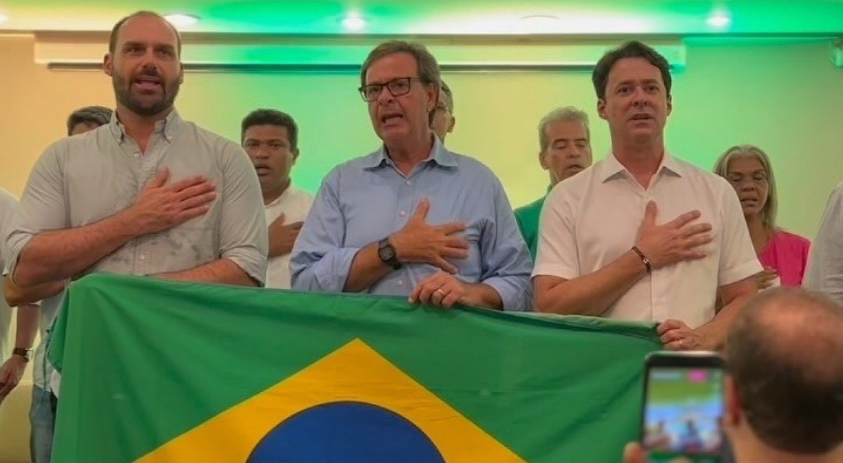 Eduardo Bolsonaro, Gilson Machado e Anderson Ferreira em evento no Recife