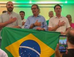 Eduardo Bolsonaro, Gilson Machado e Anderson Ferreira em evento no Recife