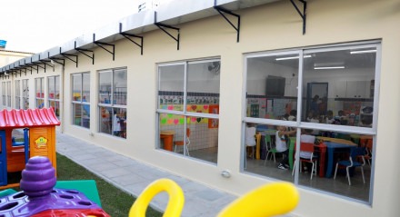 Recife sobe 15 posições e se torna 6ª capital com maior taxa de crianças alfabetizadas na idade certa