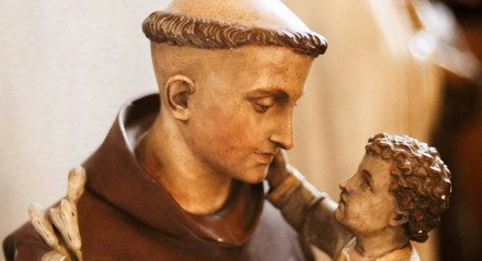 Santo Ant&ocirc;nio, o santo casamenteiro.
