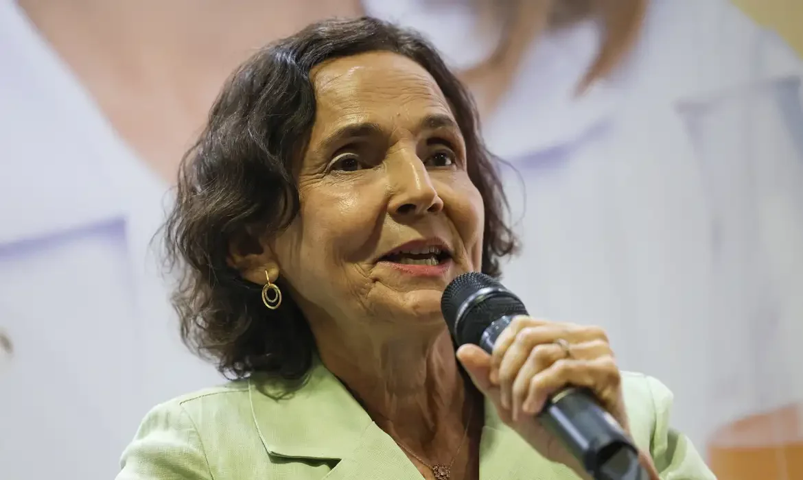Foto da capa: Enem e Educação