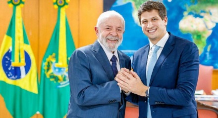 Presidente Lula (PT) e prefeito do Recife João Campos (PSB) em encontro no Palácio do Planalto