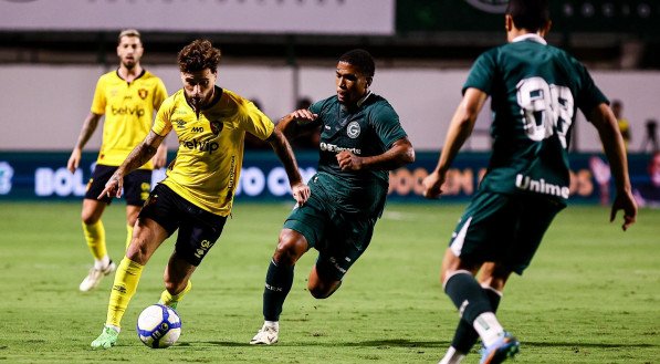 Leão perdeu quatro das últimas cinco partidas na competição