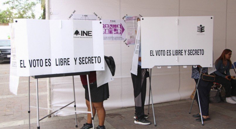 A disputa ocorreu entre a favorita Claudia Sheinbaum, do partido governista Morena, e Xóchitl Gálvezz, do Partido de Ação Nacional (PAN),