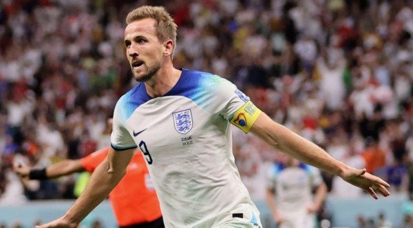 Imagem do jogador Harry Kane, da Inglaterra, em ação