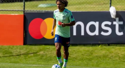 Imagem do lateral-direito Pedro Lima, do Sport, no treino da Seleção Brasileira Sub-20