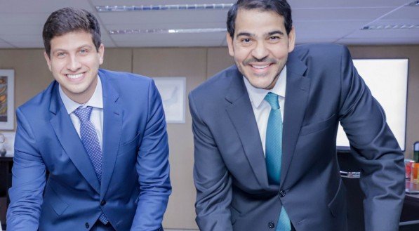 O prefeito João Campos e o advogado-geral da União, Jorge Messias, em evento na Prefeitura do Recife