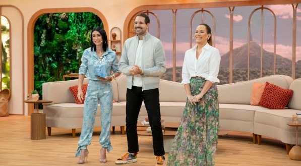 Equipe do Chega Mais, programa do SBT