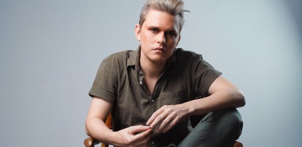 Carlos filho lança álbum de forró e evita hierarquias entre tradição e modernidade: 'o importante da música é falar sobre o seu tempo'