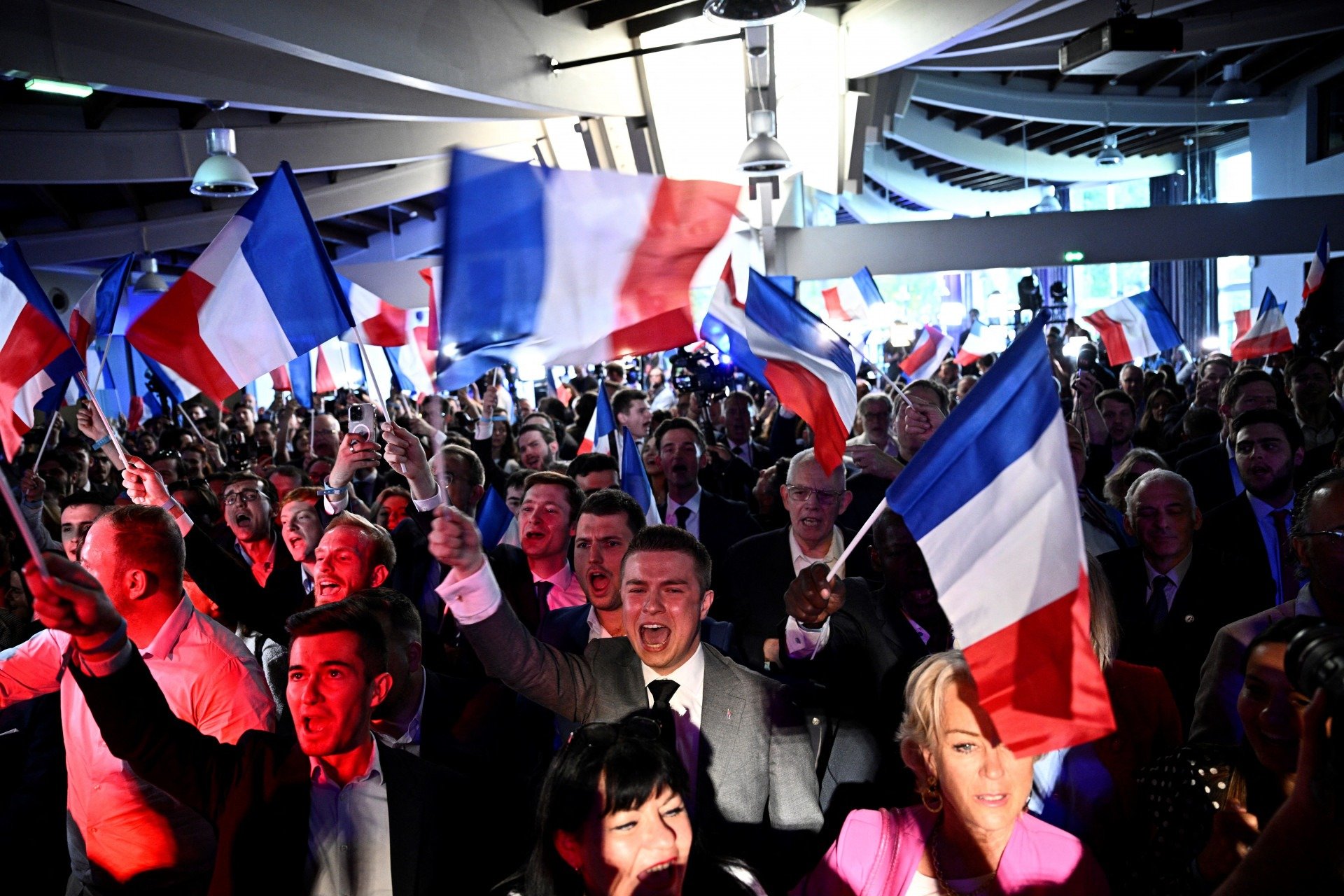 Extrema direita avança na Europa. Mas centro lidera