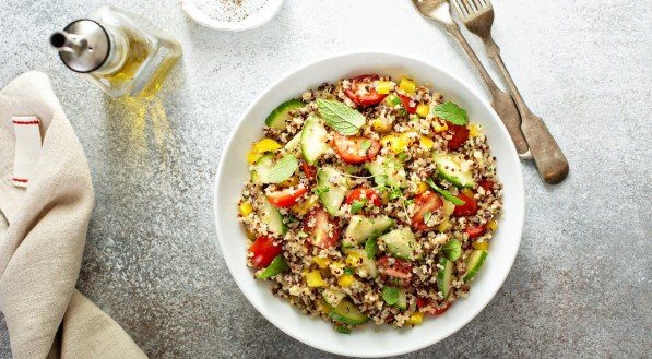 Imagem ilustrativa de salada de quinoa!