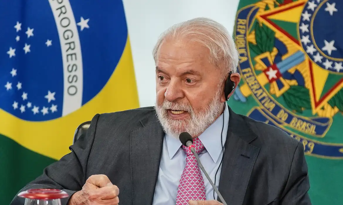 Lula disse ser contra o aborto, mas criticou o PL