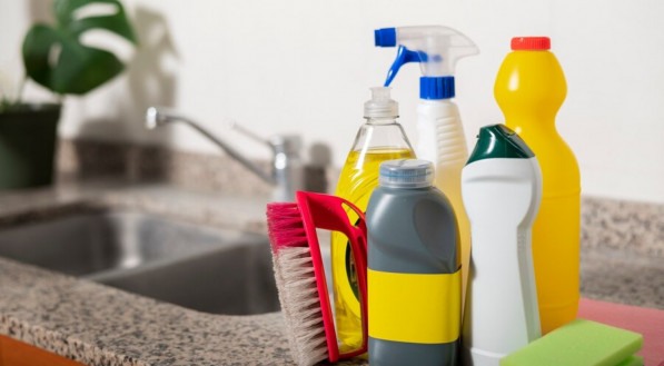 Imagem ilustrativa de produtos de limpeza
