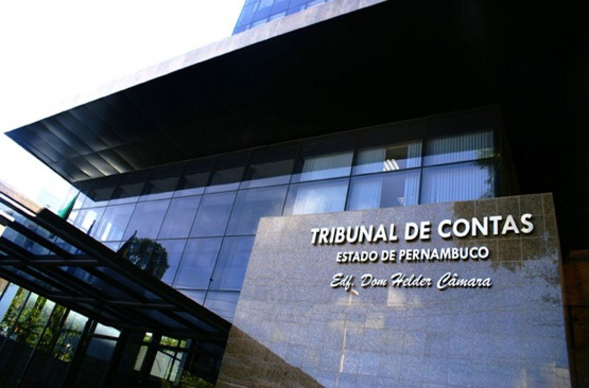 TCE-PE fiscalizará aplicação da LGPD em organizações públicas estaduais e municipais
