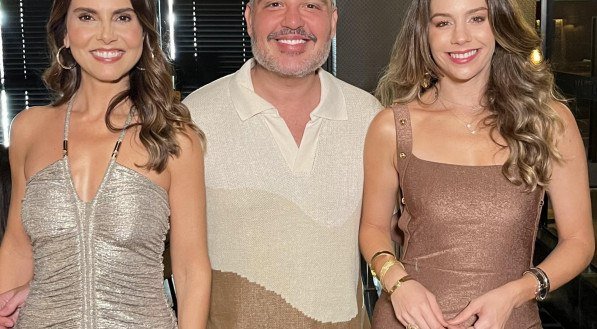 O diretor da Água de Coco, Renato Tomaz, ladeado por Camila e Eduarda Haeckel, durante almoço no Vasto
