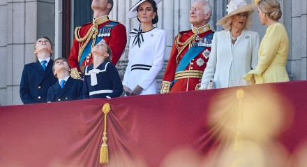 Princesa Catherine faz primeira aparição pública oficial após anúncio de câncer
