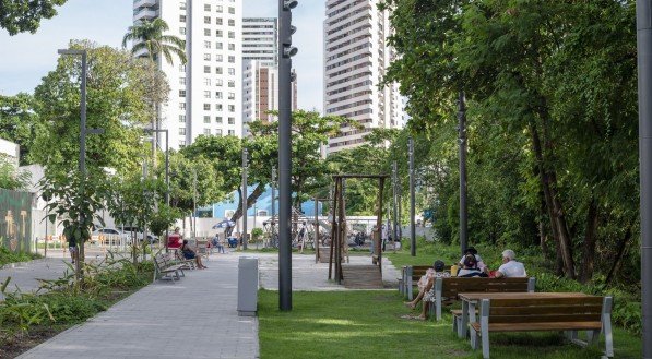 A realização é do Projeto de Pesquisa de Desenvolvimento e Inovação Recife Cidade Parque (fruto de um convênio entre a Universidade Federal de Pernambuco e a Prefeitura do Recife) em parceria com as Secretarias Municipais de Desenvolvimento Urbano e de Habitação