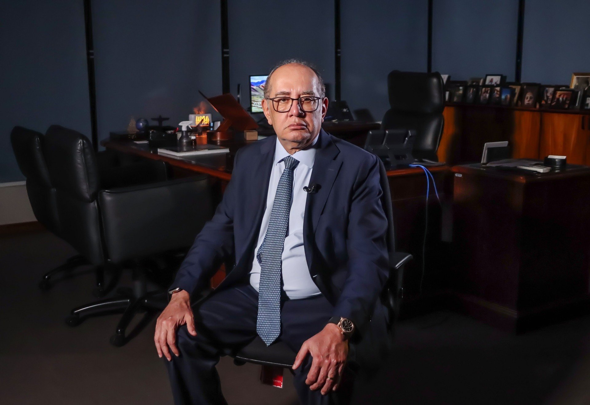 Gilmar Mendes chama de 'incoerência' voto de Fux que absolveu Bolsonaro em julgamento do golpe