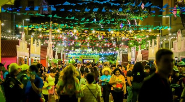 Cidade cenográfica da Rio Branco é uma atração à parte, com decoração que remete a uma bucólica e nostálgica vila de interior