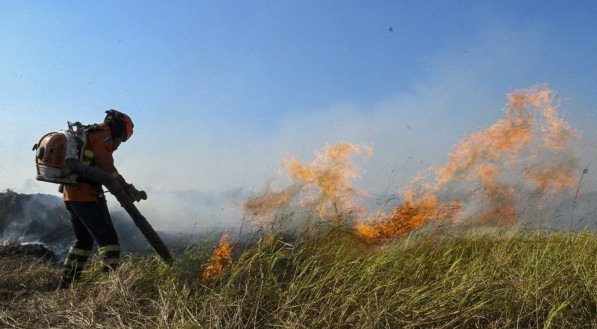 De acordo com o &uacute;ltimo boletim divulgado pelo do governo do estado sobre a opera&ccedil;&atilde;o de monitoramento, combate e rescaldos do fogo, h&aacute; seis focos de inc&ecirc;ndios ativos,