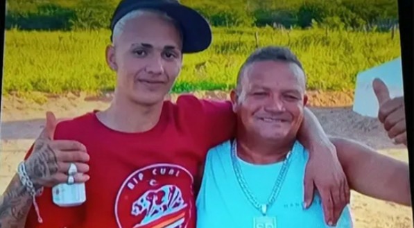 Foto do filho abraçado com o pai, que assassinou a tiros em João Pessoa