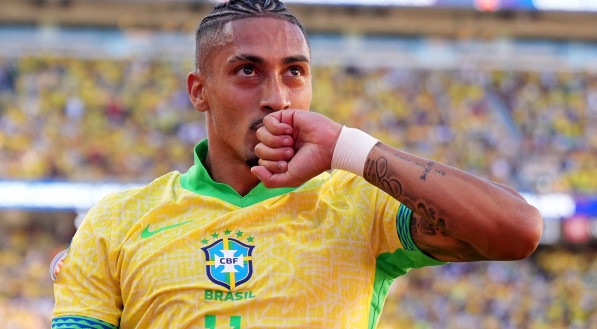 Imagem do atacante Raphinha com a camisa do Brasil na Copa Am&eacute;rica