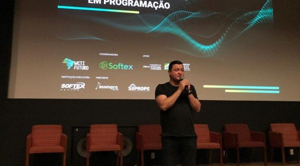 O presidente do Softex Pernambuco, Yves Nogueira participa nesta quarta-feira, dia 3, em Brasília, da audiência pública da Comissão de Ciência e Tecnologia do Senado Federal.