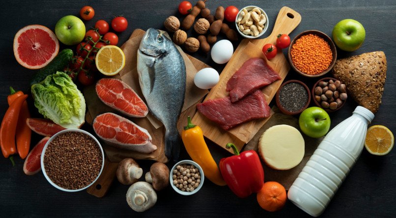Visão superior da variedade de pirâmide alimentar real