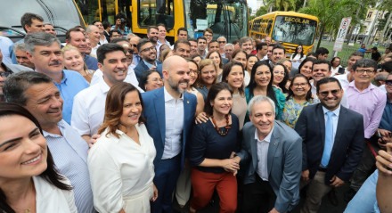 Governadora de PE, Raquel Lyra realiza evento para entrega de ônibus escolares para as cidades de Pernambuco.
