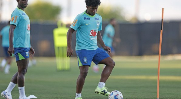 Vini Jr e Endrick em treino da Seleção Brasileira