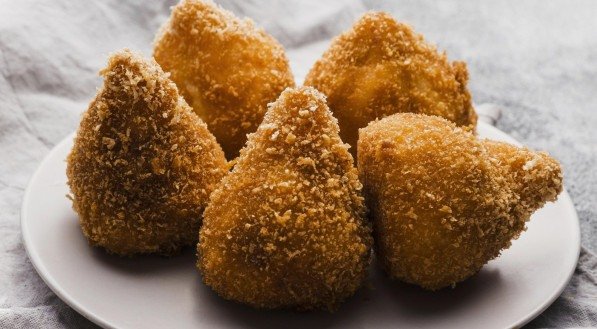 Imagem ilustrativa de coxinhas de batata doce