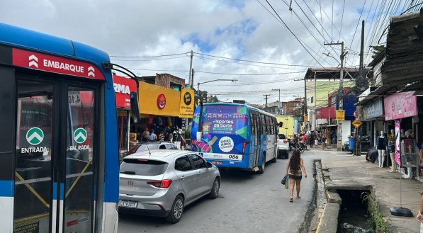 Desordem no trânsito nos subúrbios afeta a operação dos ônibus
