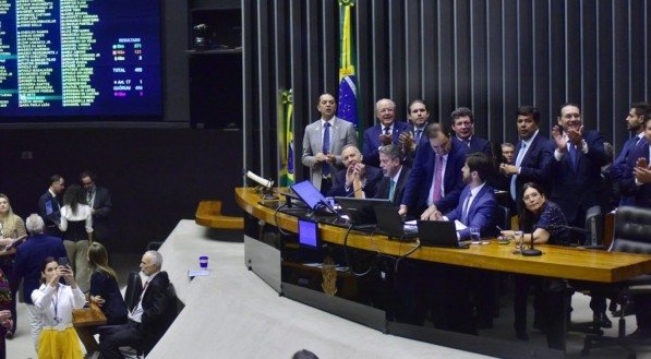 C&acirc;mara come&ccedil;ou a vota&ccedil;&atilde;o da proposta do Analise do PL 68/24, do Poder Executivo.