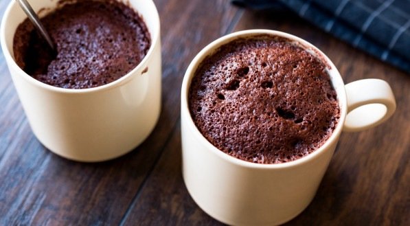 Bolo de chocolate low carb de caneca