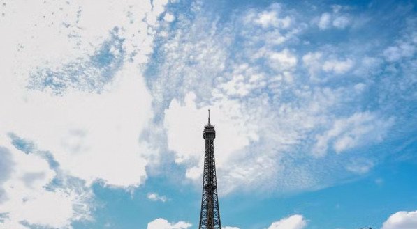 Estádio Torre Eiffel, em Paris
