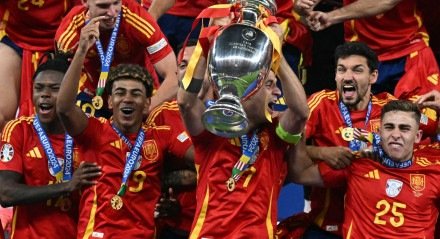 Espanha conquistou a Europa neste domingo (14)