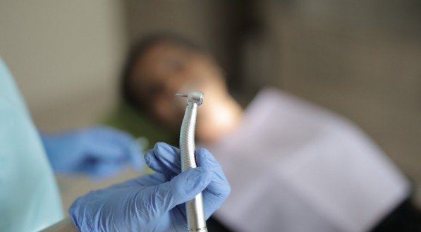 Em Pernambuco, cerca de 40% dessas crianças têm dentes com cáries não tratadas