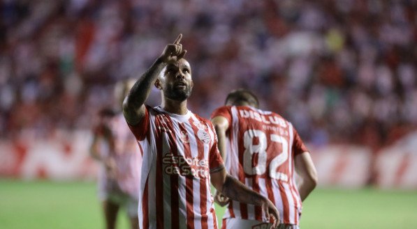 Náutico aplicou goleada de 4 X 0 sobre o Figueirense no último jogo