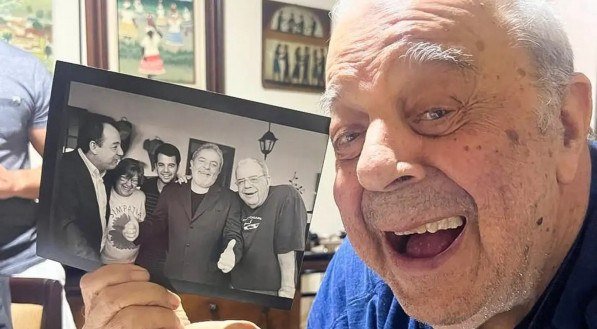 Carioca nascido no bairro de Cascadura, na zona norte da cidade, Sérgio Cabral tinha duas paixões notórias: o Vasco e a música popular brasileira